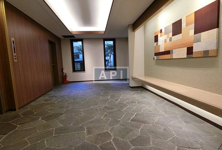  | HOMAT MONARCH Exterior photo 04