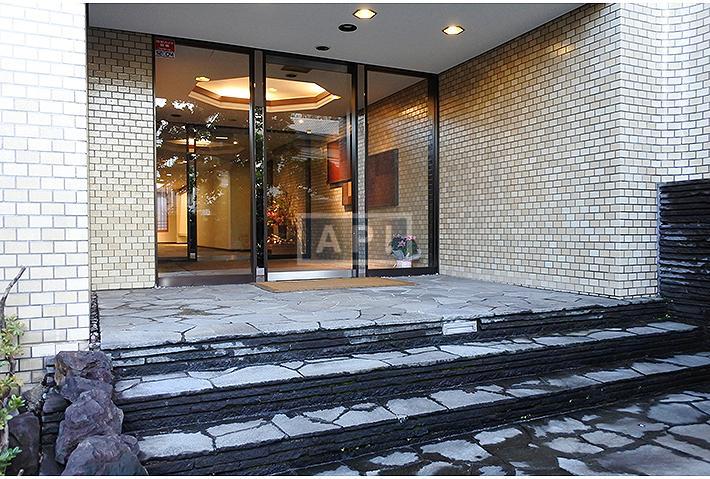  | HOMAT MONARCH Exterior photo 02