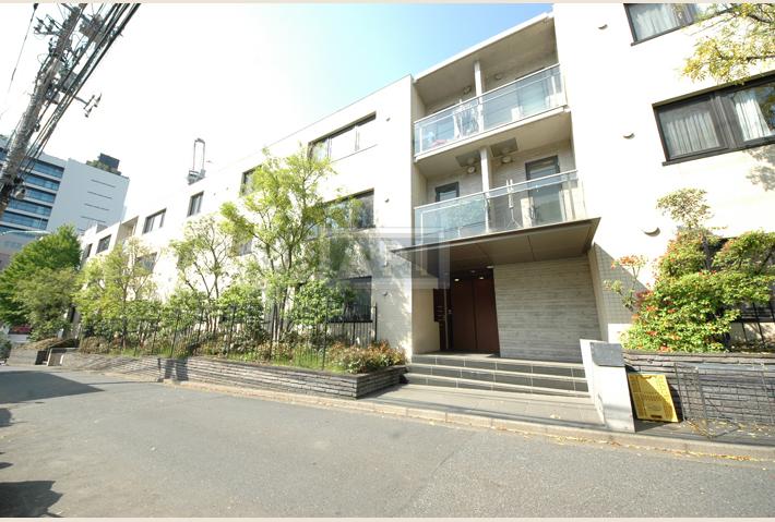 Entrance | MINAMI-AOYAMA RISE HOUSE Exterior photo 02