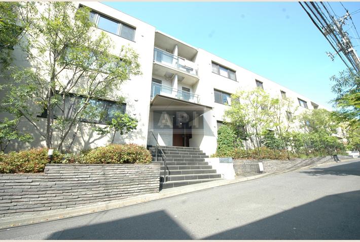 Facade | MINAMI-AOYAMA RISE HOUSE Exterior photo 04