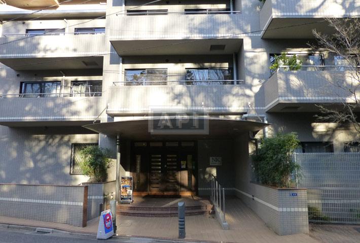 Entrance | NK AOYAMA HOMES Exterior photo 10
