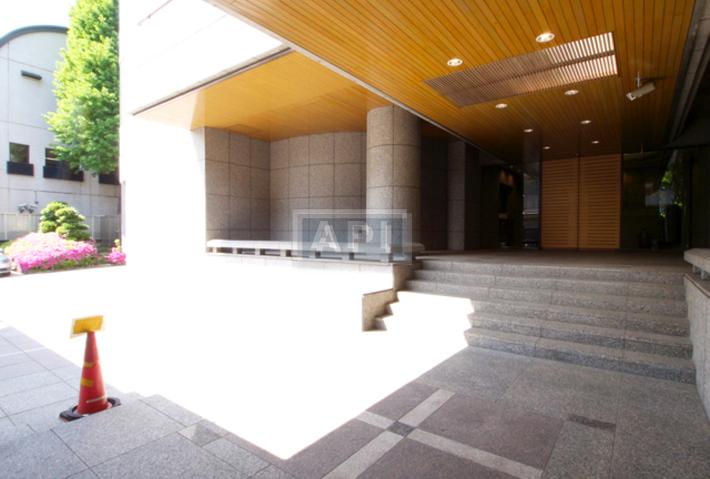 Entrance | MAYFAIR ROPPONGI Exterior photo 04