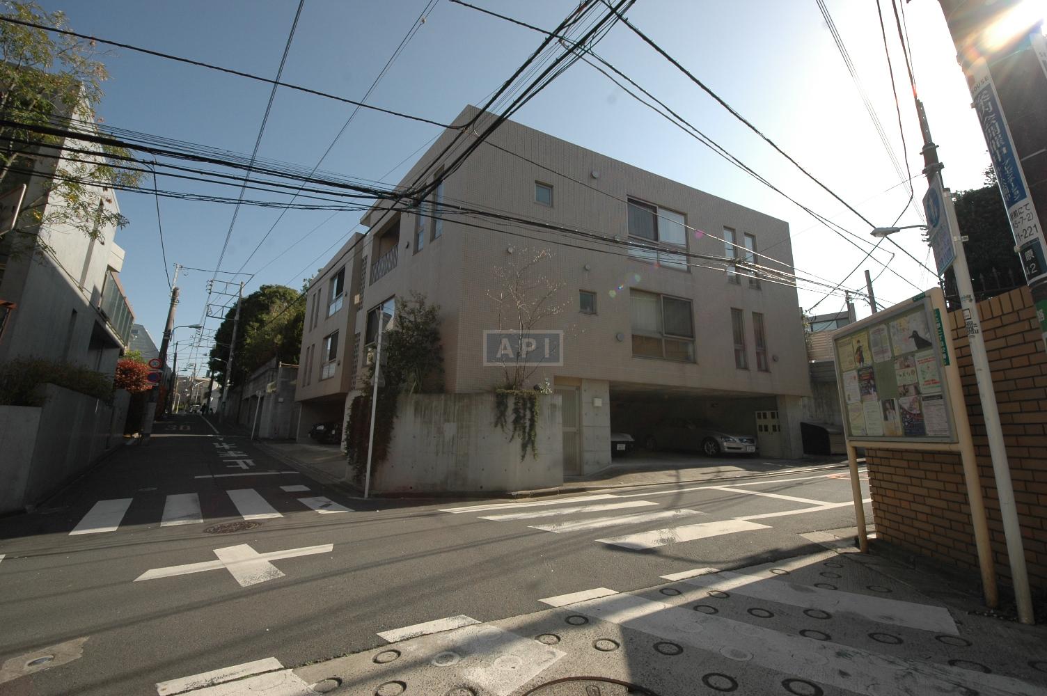 Facade | UEHARA CREST HOUSE Exterior photo 03