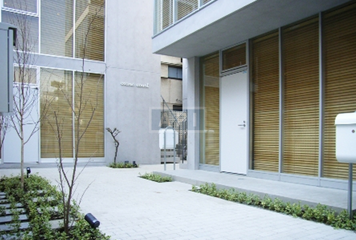  | CRANE COURT Exterior photo 04
