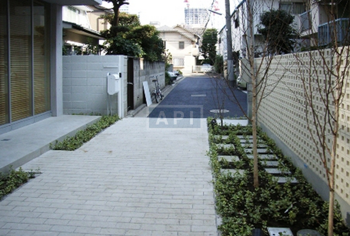  | CRANE COURT Exterior photo 07
