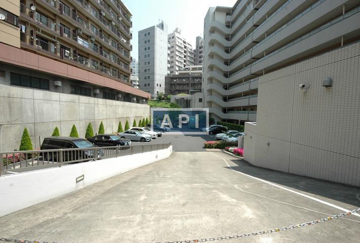 Parking | CLASSA MEGURO Exterior photo 05