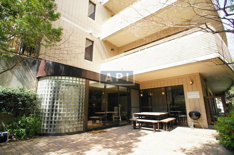  | VICTORIA COURT WEST Exterior photo 03