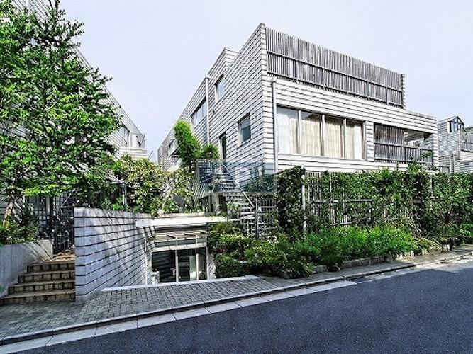  | CHELSEA GARDEN  Exterior photo 02