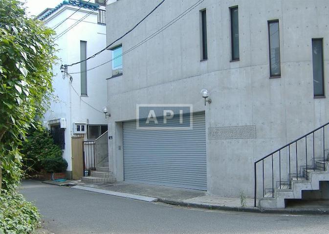  | BELVEDERE COURT  Exterior photo 04