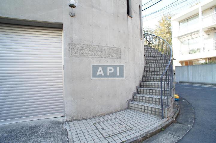  | BELVEDERE COURT  Exterior photo 05