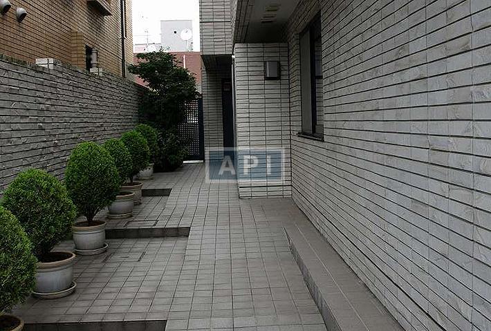  | 518 Exterior photo 03