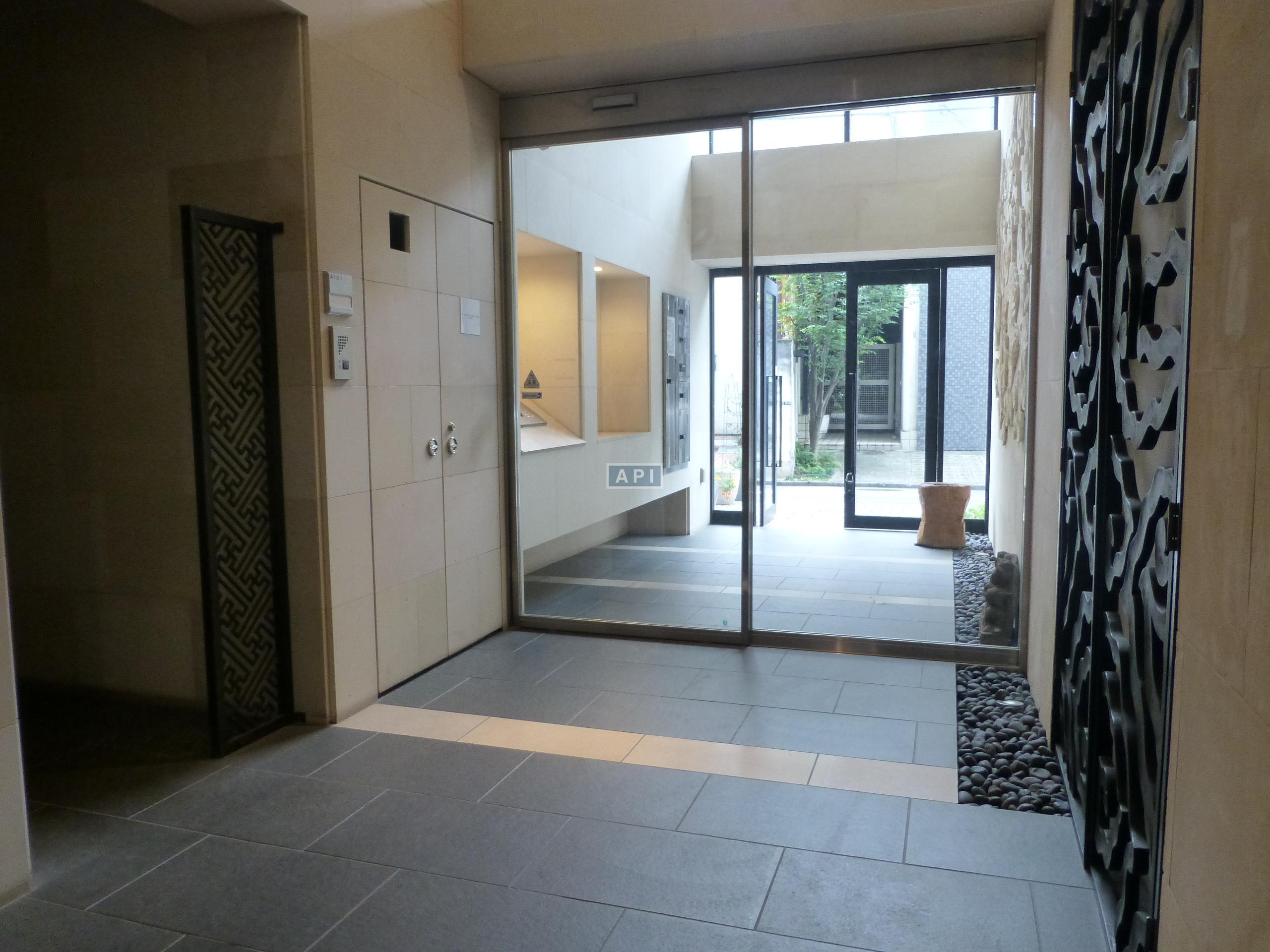  | VILLA ISIS MINAMI-AOYAMA Exterior photo 02