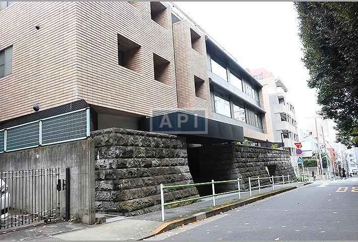  | COURT MITA Exterior photo 03