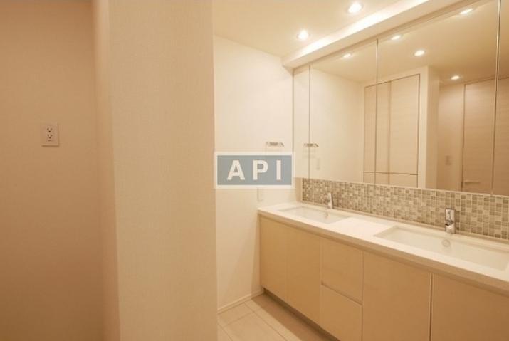  | COMFORIA SHINJUKU EASTSIDE TOWER Interior photo 06