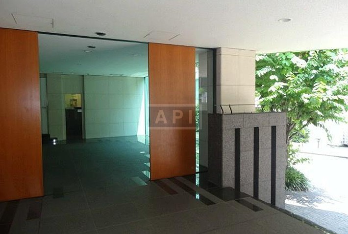  | PARK HOUSE JINGU-GAIEN Exterior photo 05