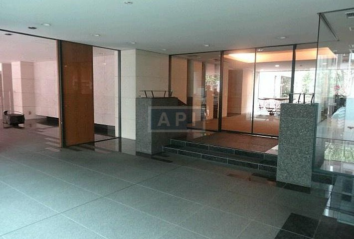  | PARK HOUSE JINGU-GAIEN Exterior photo 04