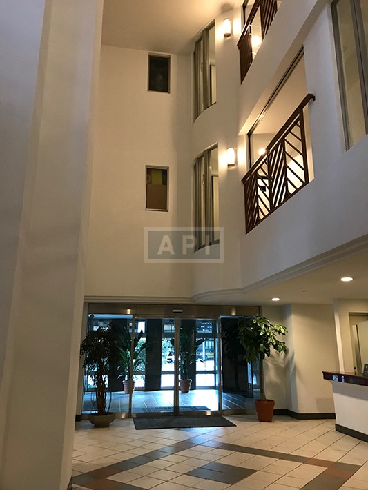  |  Exterior photo 05