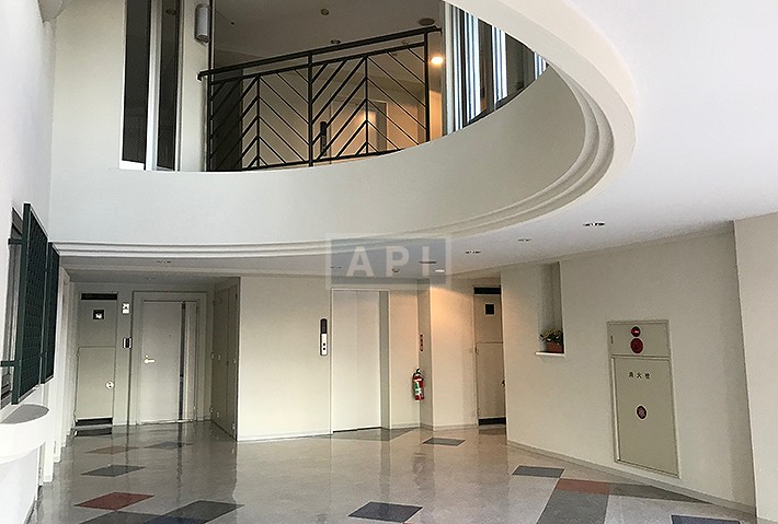  |  Exterior photo 04