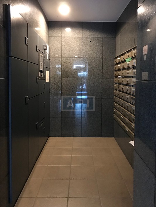  |  Exterior photo 08