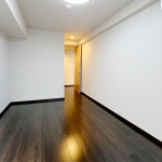  |  Interior photo 10