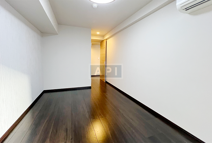  |  Interior photo 10