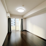  |  Interior photo 09