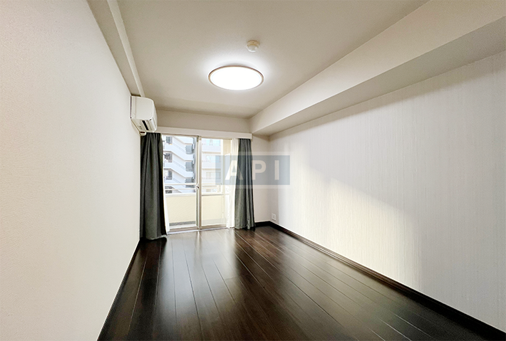  |  Interior photo 09