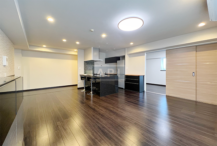  |  Interior photo 03