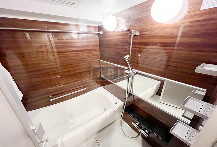  |  Interior photo 16