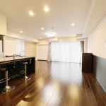  |  Interior photo 01