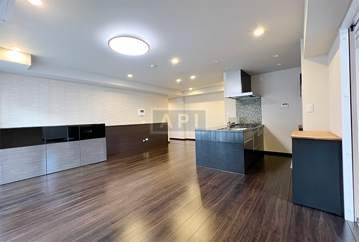  |  Interior photo 02