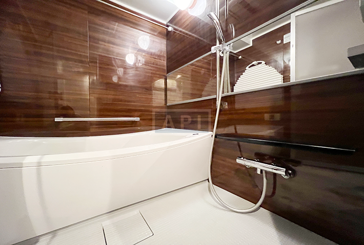  |  Interior photo 17