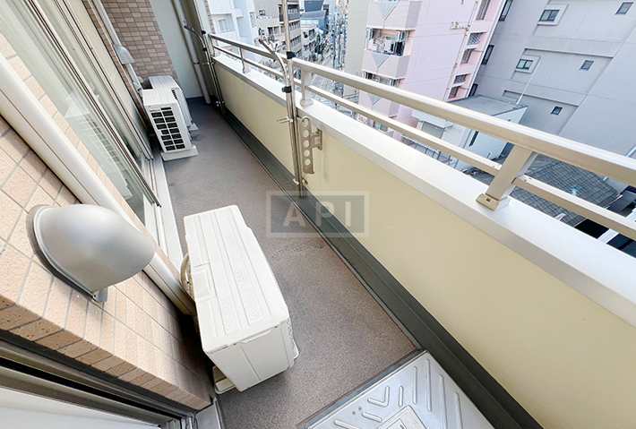  |  Interior photo 12