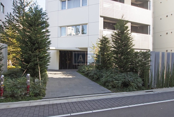  | THE PARK HOUSE DAIKANYAMA RESIDENCE Exterior photo 03
