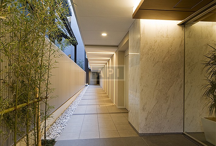  | INITIO IO Exterior photo 04