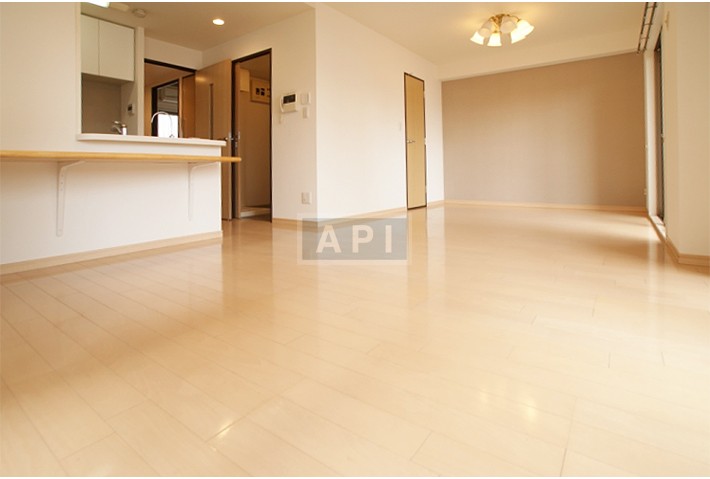  |  Interior photo 03