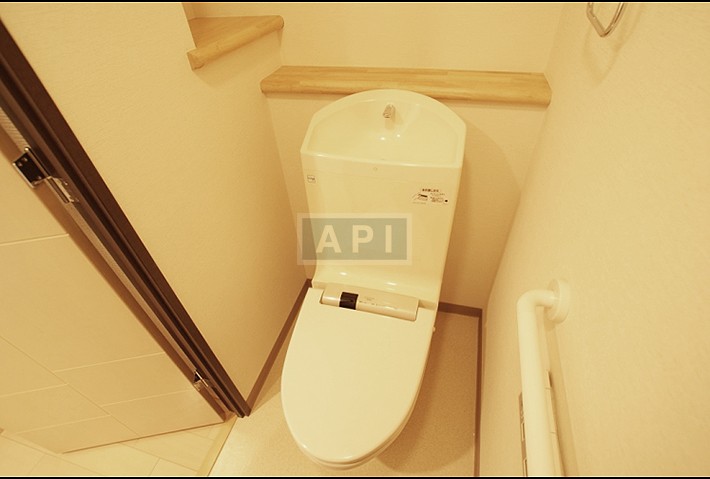  |  Interior photo 11