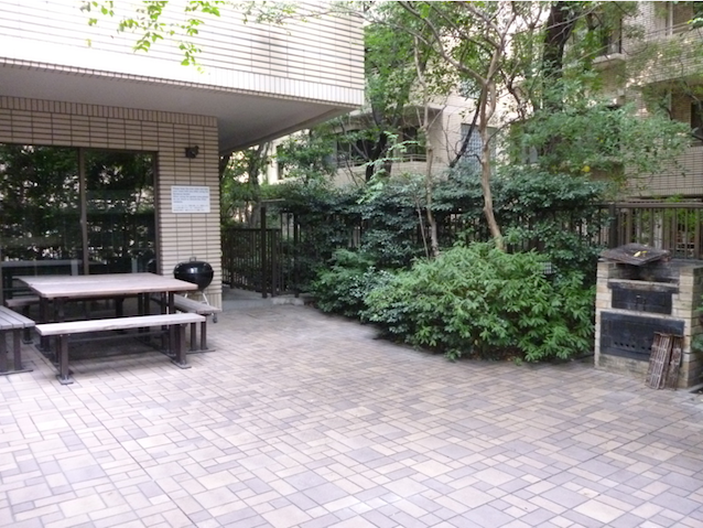  | VICTORIA COURT EAST Exterior photo 12