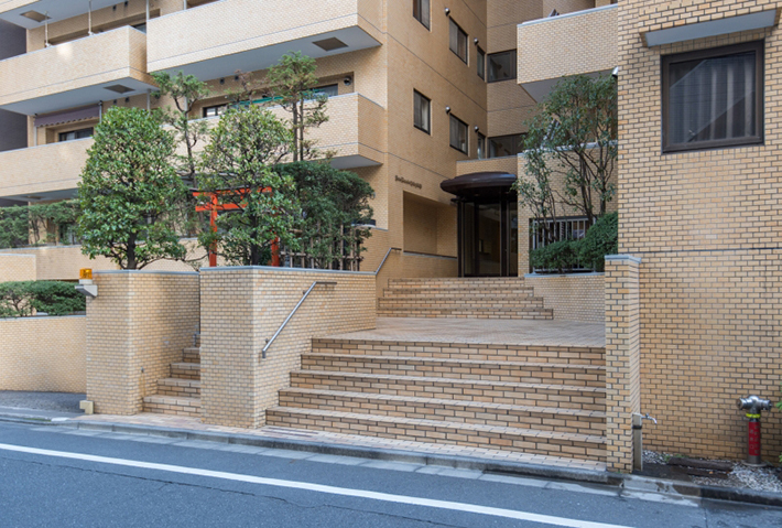  | LIONSMANTION HAKOZAKICYO Exterior photo 02