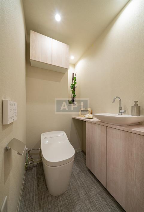  |  Interior photo 12