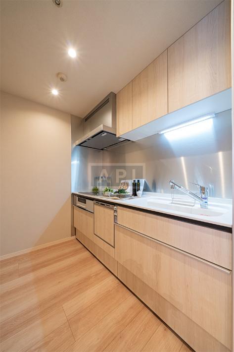  |  Interior photo 05