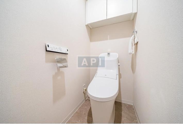  |  Interior photo 10