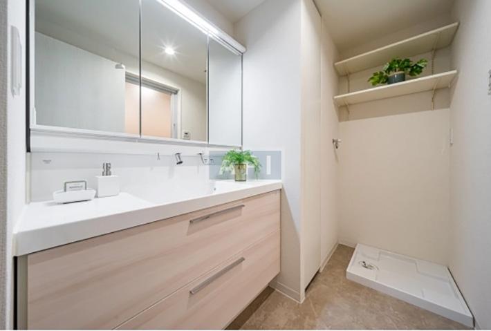  |  Interior photo 08