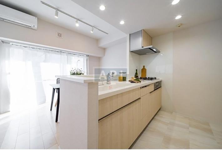  |  Interior photo 05