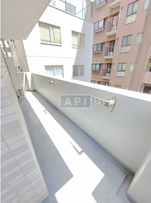  |  Interior photo 11