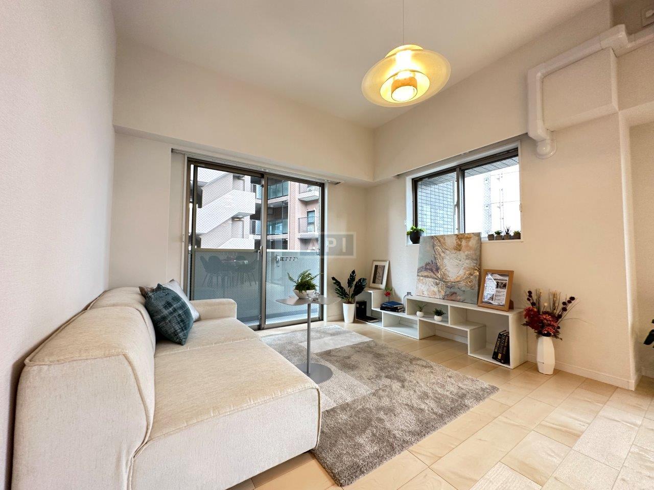  |  Interior photo 18