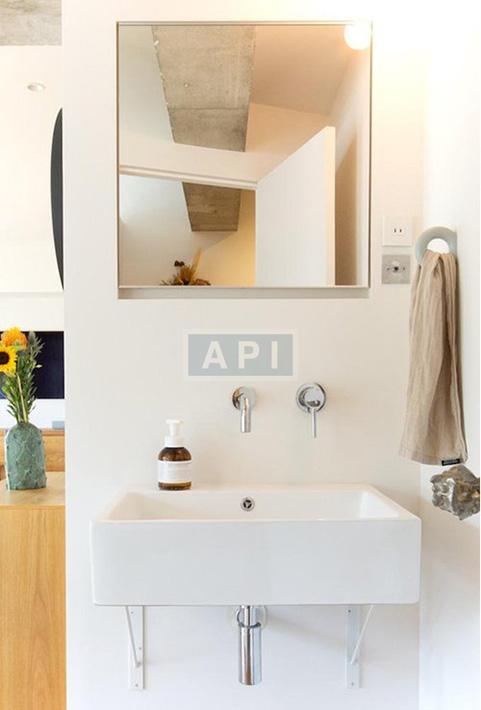  |  Interior photo 06