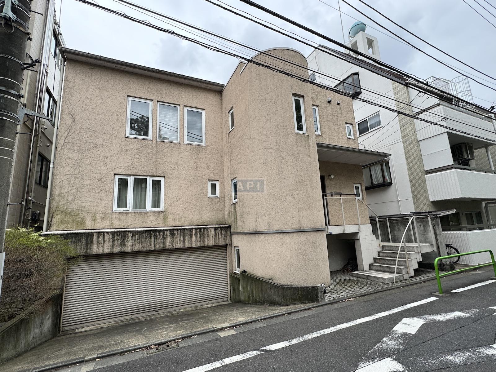  |  Exterior photo 02