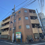  |  Exterior photo 01