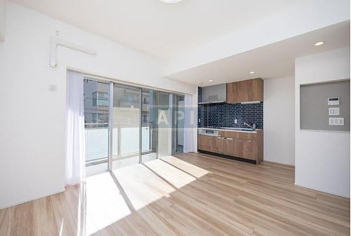  |  Interior photo 03